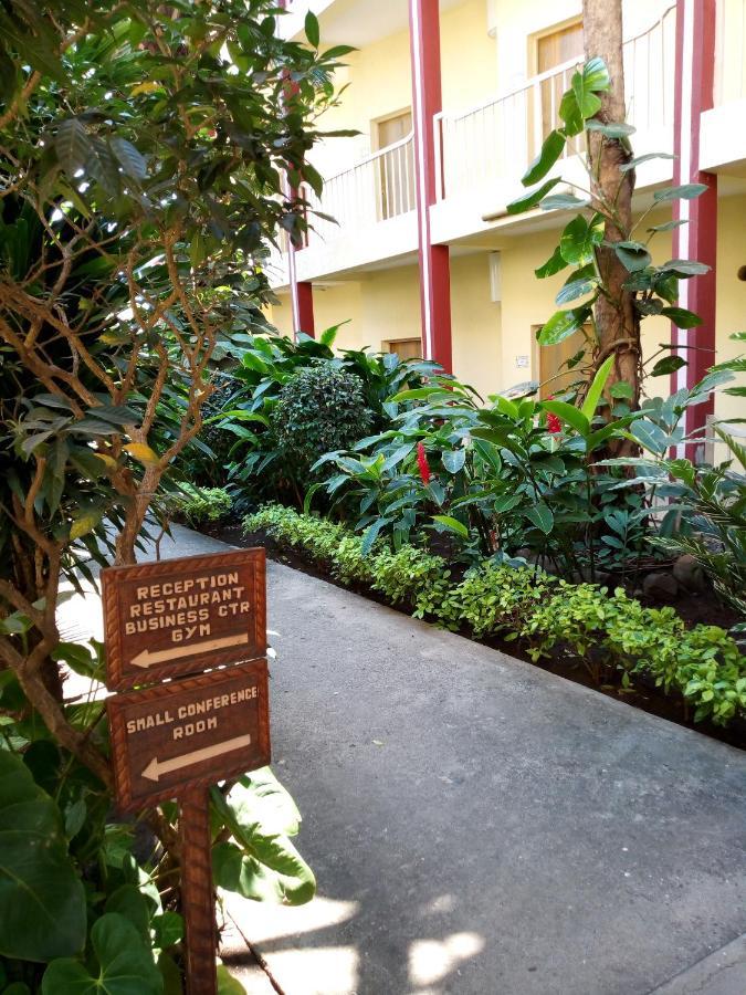 ホテル King'S Conference Centre ブジュンブラ エクステリア 写真