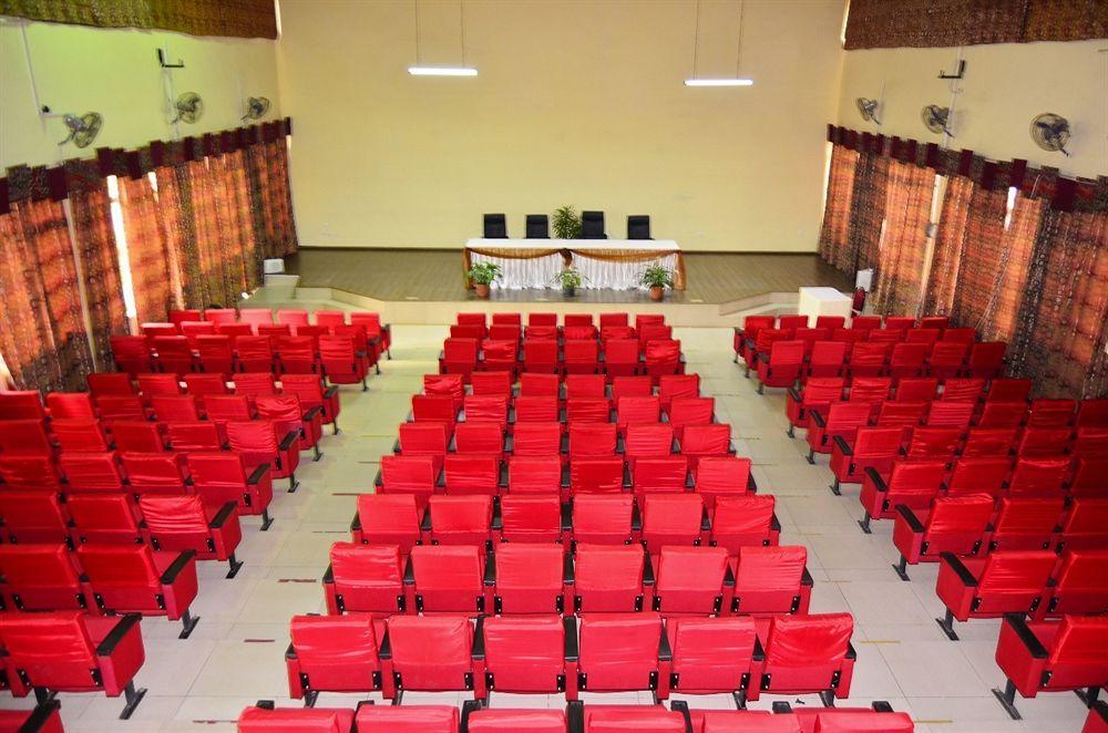 ホテル King'S Conference Centre ブジュンブラ エクステリア 写真
